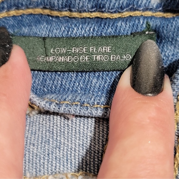 Wild Fable Women's Low-Rise Flare Jeans Raw Seam Size 16 Blue Boho Hippie Denim - Picture 10 of 10